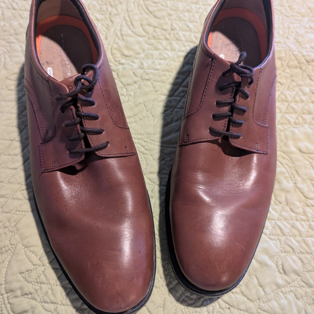 Rockport Brown Oxford Shoes with Polished Leather and Closed Lacing